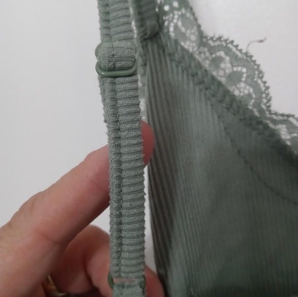 Weekend Edition Sage Green Ribbed Cropped v Neck Boho Tank w Lacey floral trim - Picture 6 of 7
